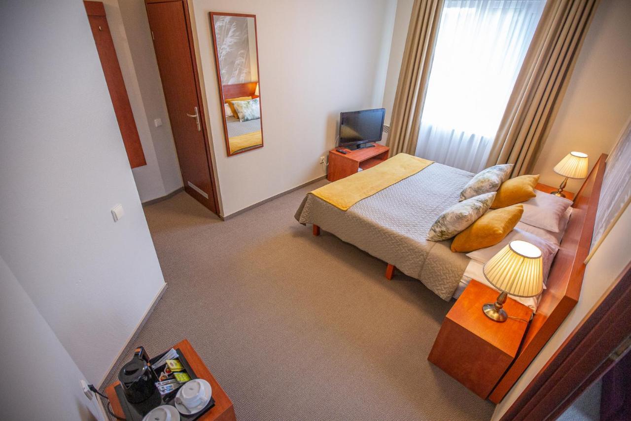 Zuvedra Hotel Ignalina Exterior photo